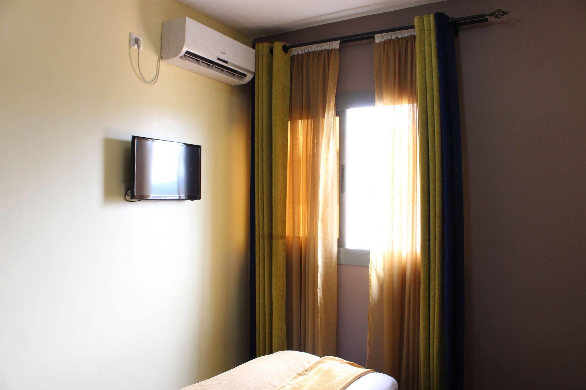 Prestige Hotel ยาอุนเด ภายนอก รูปภาพ